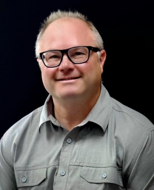 Portrait photo of Steve Friedman